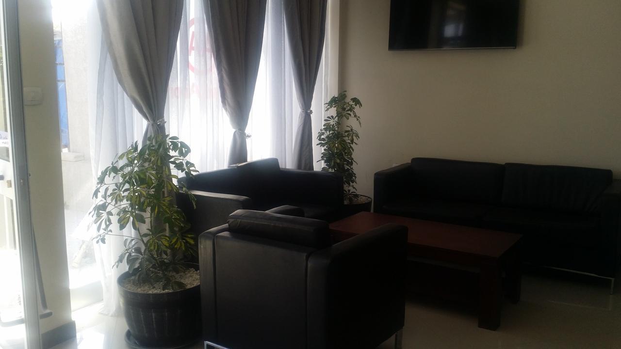 Afro Addis Hotel Apartment エクステリア 写真