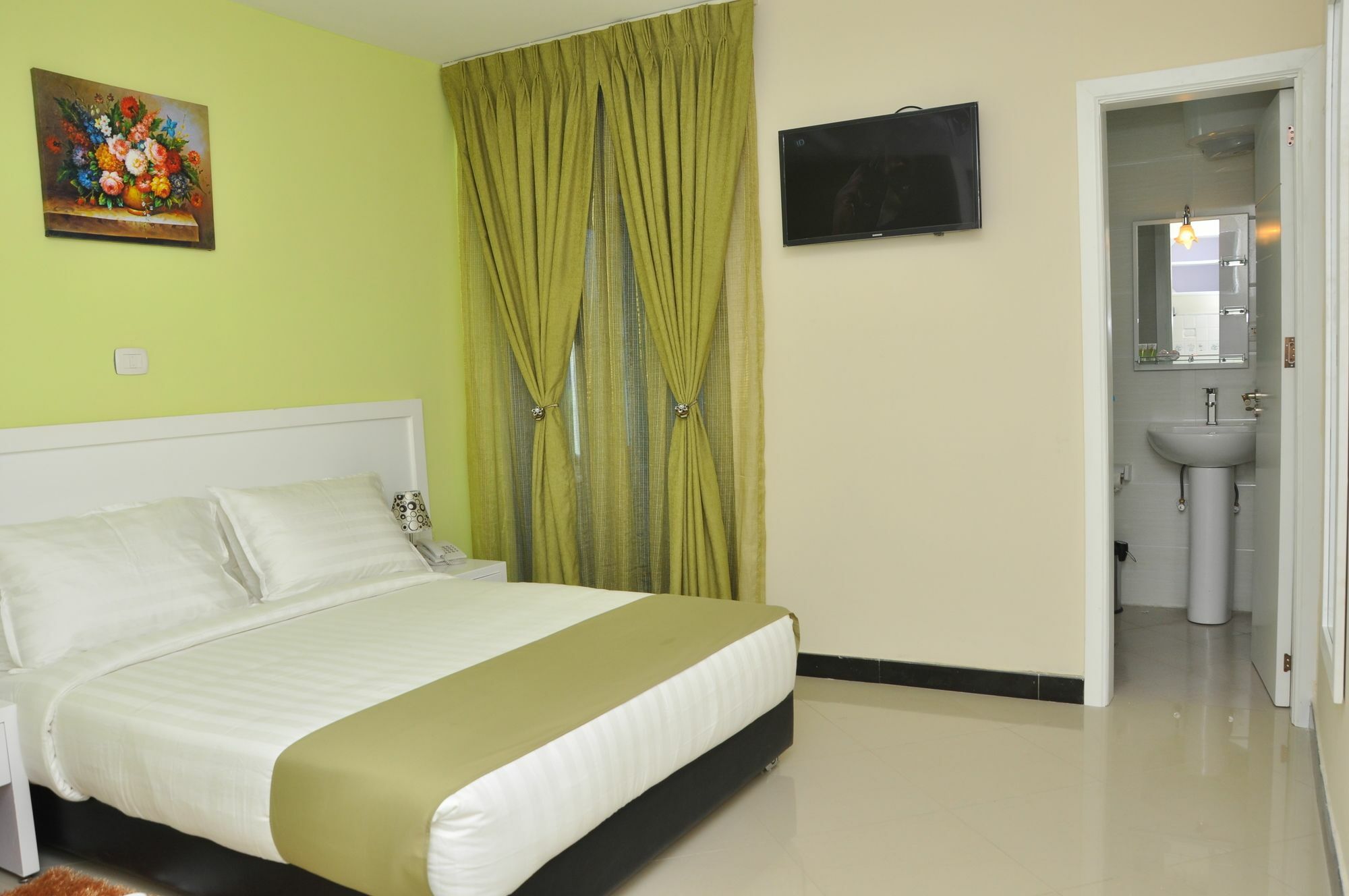 Afro Addis Hotel Apartment エクステリア 写真